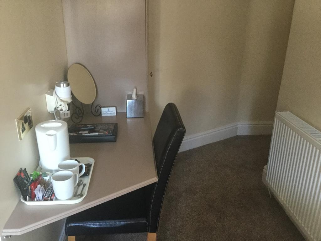 Twin Room (11)