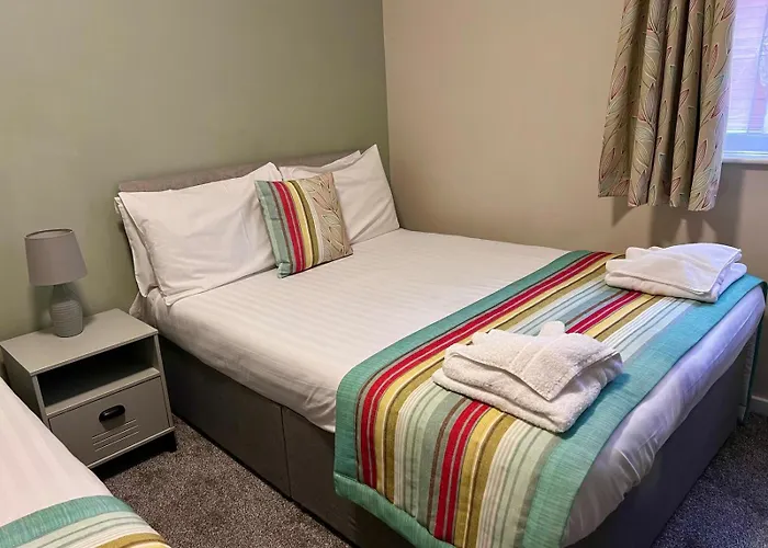 Georgian HolliesAirport Hotel